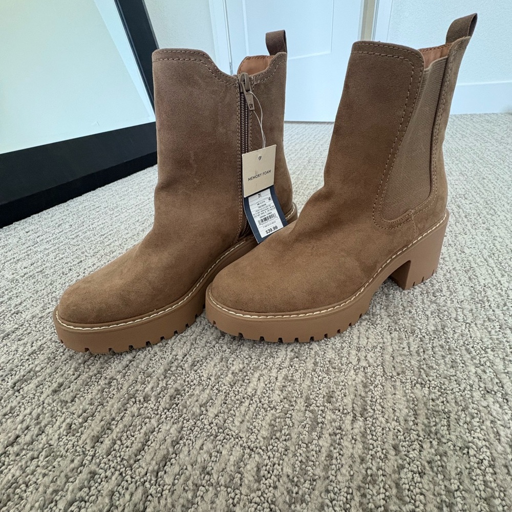 Universal Thread Brown Suede Heeled Boots
